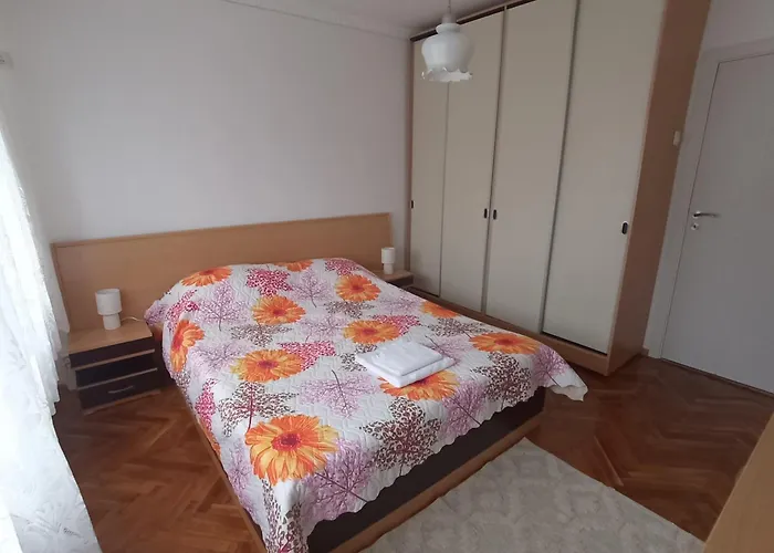 Apartamento за гости Nik